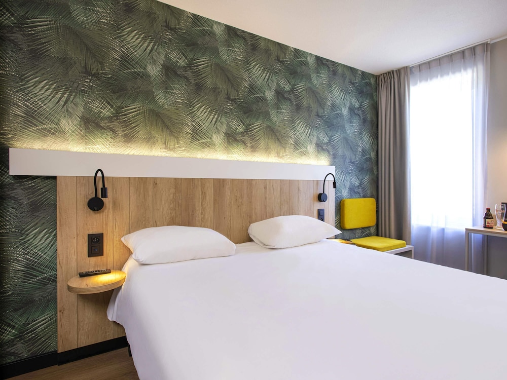 Habitación con 1 cama doble o dos camas individuales del hotel Ibis Brussels Waterloo. Foto 2