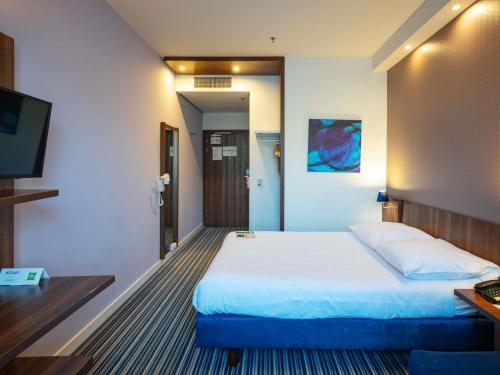 Habitación Doble Estándar con sofá del hotel Ibis Styles Walbrzych