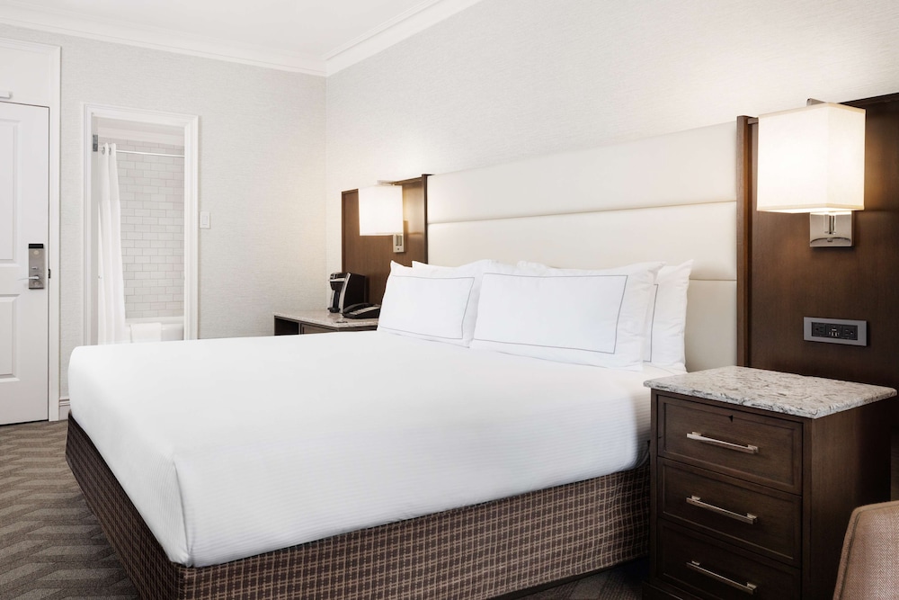 Habitación superior, 1 cama de matrimonio grande del hotel Hilton Boston Park Plaza