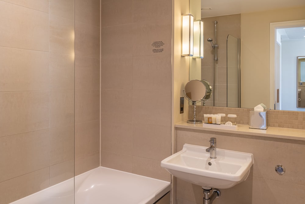 Habitación Deluxe doble del hotel The Resident Kensington. Foto 6