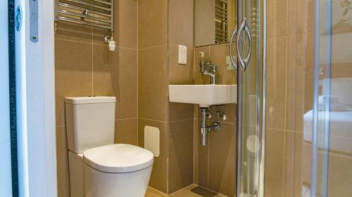 Habitación Doble Premium - 2 camas del hotel Chelsea Guest House. Foto 19