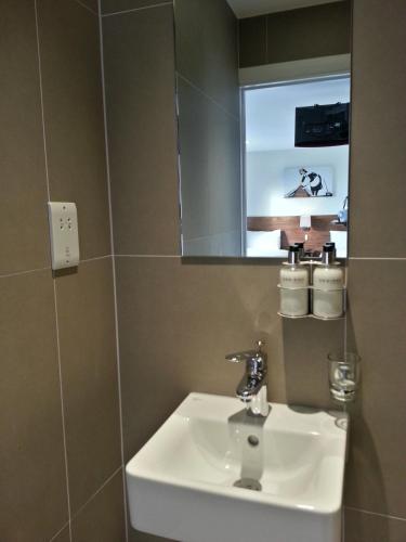 Habitación Triple Premium del hotel Chelsea Guest House. Foto 2