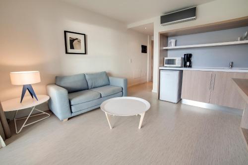 Suite Junior con vistas al mar del hotel Riviera Vista. Foto 3