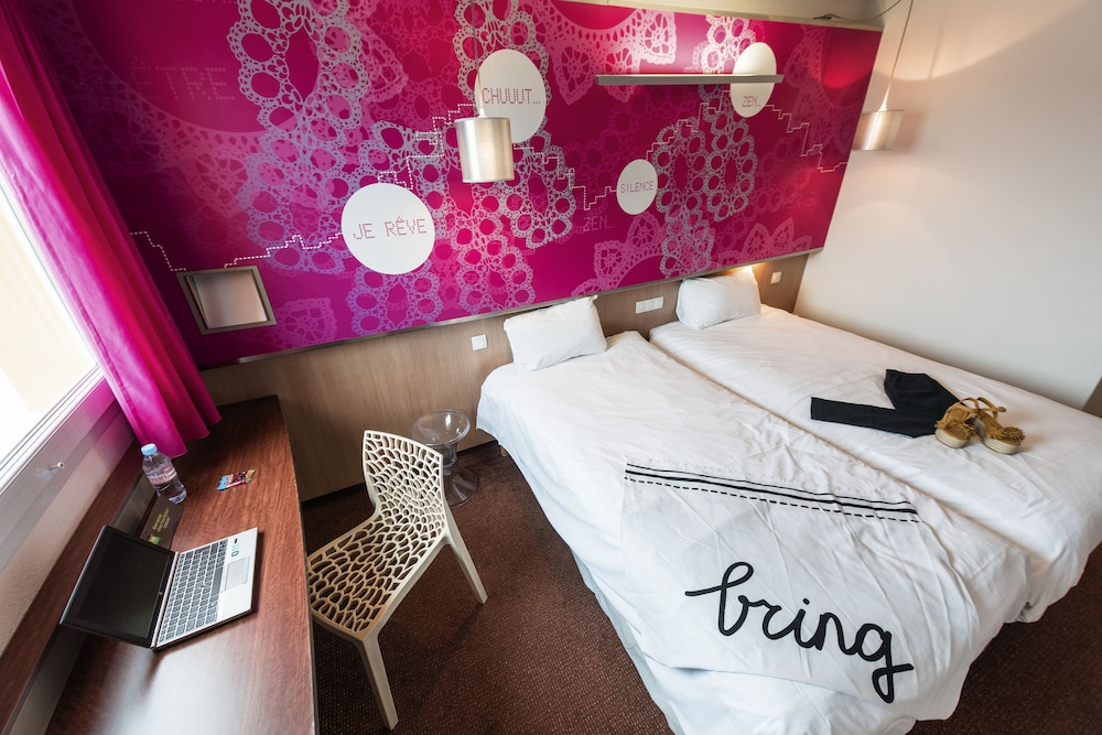 Habitación Standard con dos camas individuales del hotel Ibis Styles Bethune Bruay. Foto 1