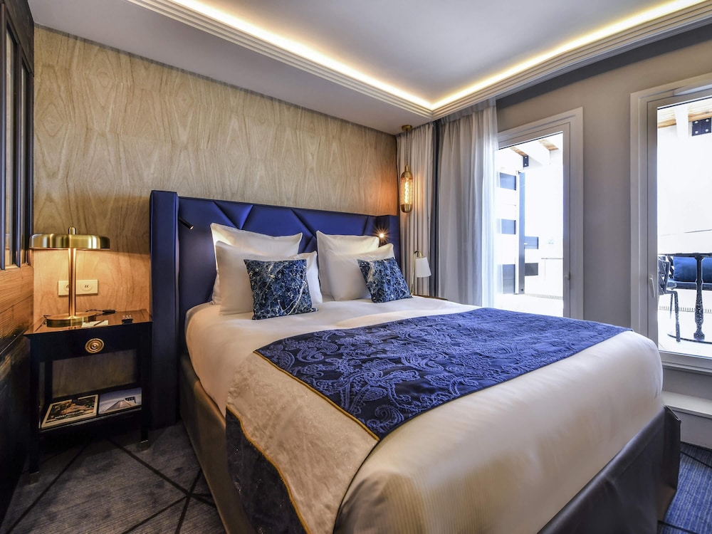 Habitación superior, vistas al mar, 1 cama queen size y balcón del hotel La Grand Terrasse Hotel & Spa La Rochelle MGallery