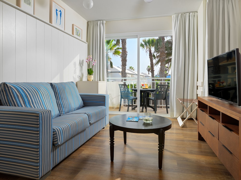 Suite Junior del hotel H10 Ocean Suites. Foto 6