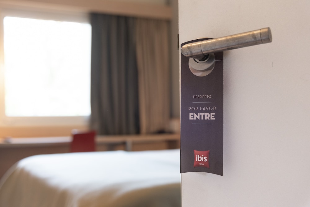 Habitación estándar, 1 cama doble del hotel Ibis Pilar. Foto 3
