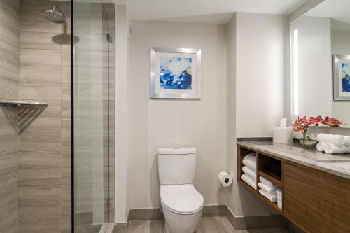 Habitación Estándar con 2 camas dobles del hotel B Ocean Resort. Foto 4