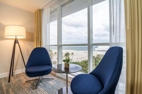 Habitación con vistas al océano - 2 camas dobles del hotel B Ocean Resort. Foto 5