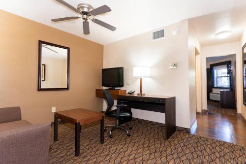 Suite con 1 dormitorio y bañera - Adaptada para personas con movilidad reducida del hotel Grand Canyon & Suites