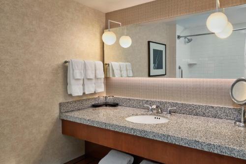 Alojamiento Doble Estándar del hotel Loews Hollywood. Foto 3