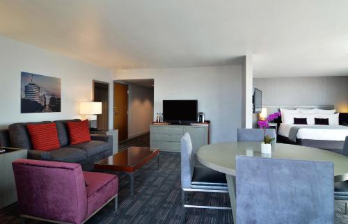 Suite esquinera del hotel Loews Hollywood. Foto 2