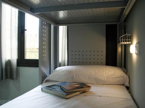 Habitación privada - 8 camas del hotel Bcnsporthostels. Foto 3