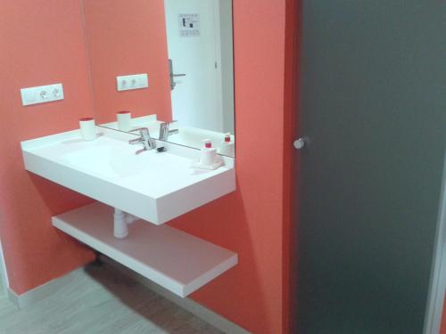 Habitación Doble del hotel Bcnsporthostels. Foto 4