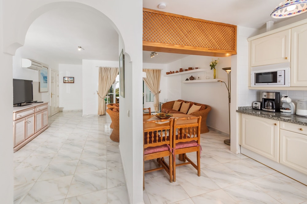 Apartamento, 2 habitaciones, terraza del hotel Golf Y Mar Suites. Foto 3