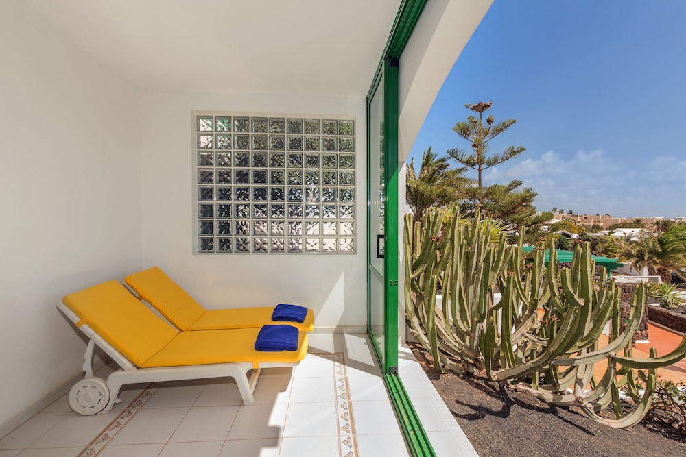 Apartamento, 2 habitaciones, terraza del hotel Golf Y Mar Suites. Foto 7