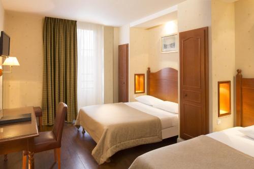 Habitación Triple del hotel Central Paris