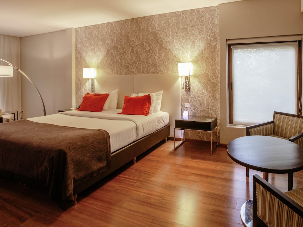 Habitación Suite Superior con 1 Cama King Size + 2 Chaise Longue del hotel Mercure Iguazu Hotel Iru. Foto 3