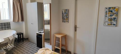 Habitación Doble con bañera de hidromasaje del hotel San Lorenzo Boutique. Foto 18