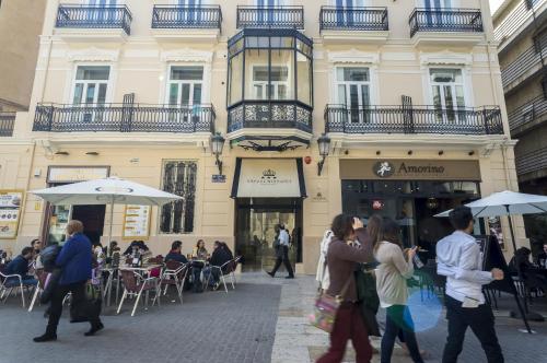 Habitación Doble Clásica con vistas a la ciudad del hotel San Lorenzo Boutique. Foto 4