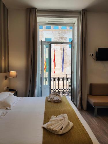 Habitación Doble Clásica con vistas a la ciudad del hotel San Lorenzo Boutique. Foto 8