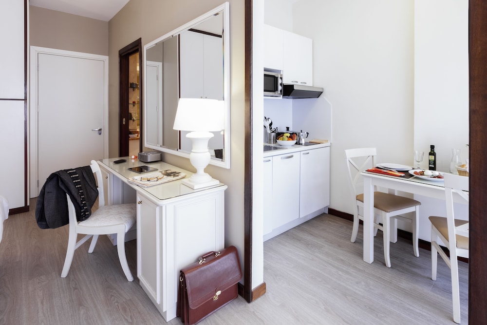 Estudio del hotel Adagio Rome Vatican. Foto 1