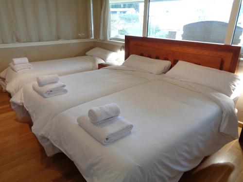 Habitación Triple del hotel Villa De Betanzos. Foto 1