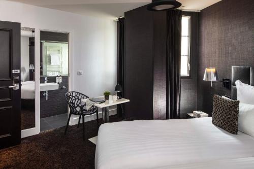 Habitación Doble Superior del hotel First Paris Tour Eiffel