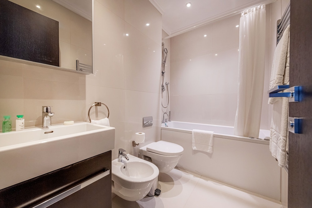 Apartamento Deluxe, 2 habitaciones (2 Bathrooms) del hotel 130 Queen's Gate Apartments. Foto 22