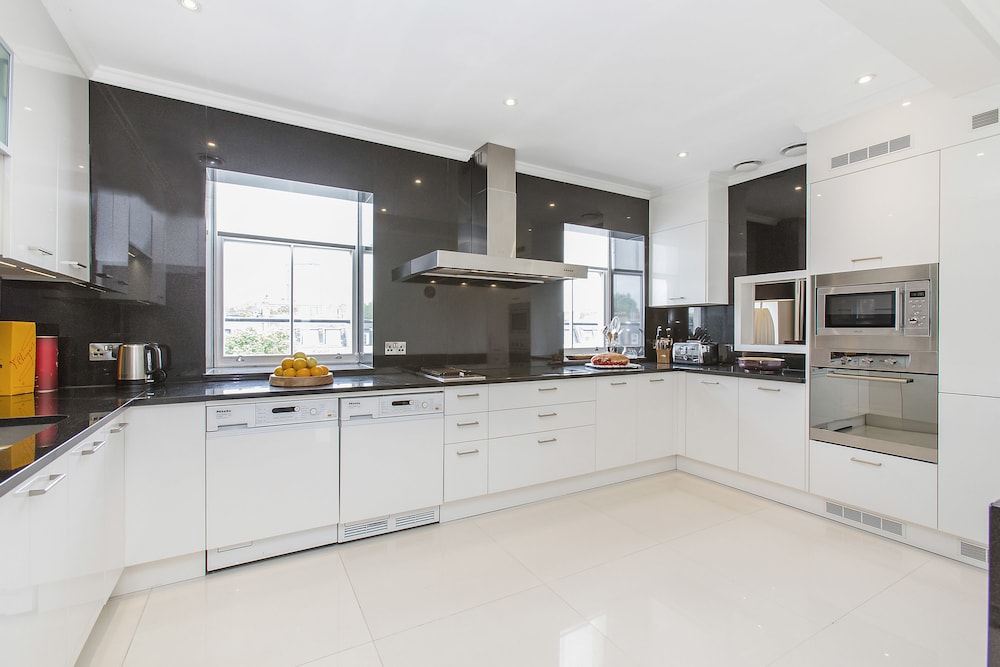 Ático panorámico, 4 habitaciones del hotel 130 Queen's Gate Apartments. Foto 10