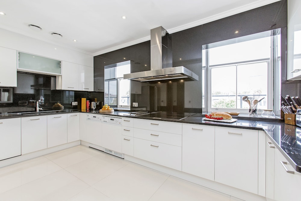 Ático panorámico, 4 habitaciones del hotel 130 Queen's Gate Apartments. Foto 11