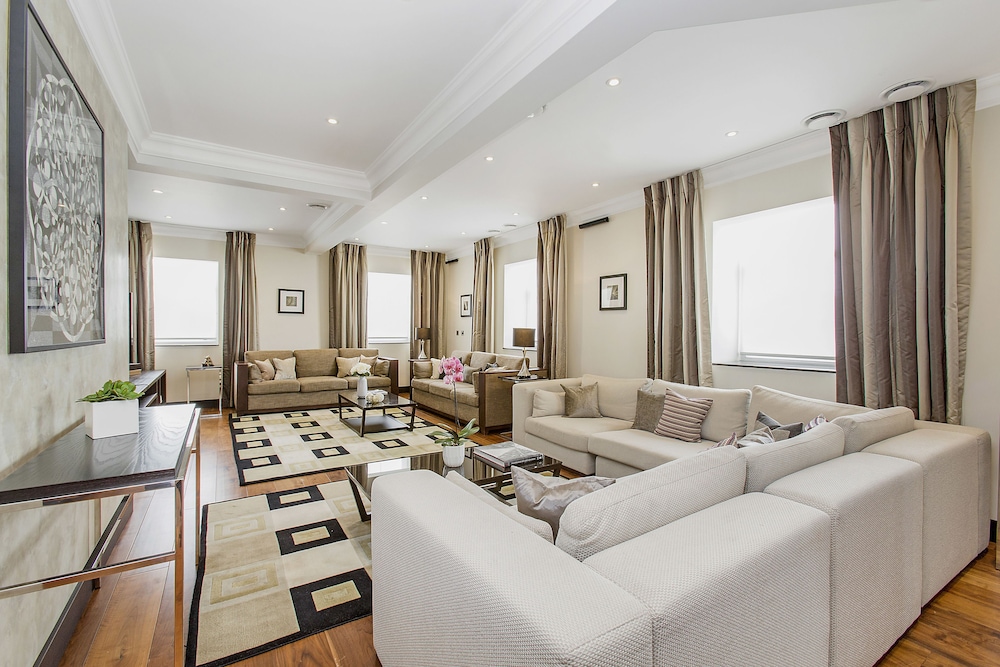 Ático panorámico, 4 habitaciones del hotel 130 Queen's Gate Apartments. Foto 18