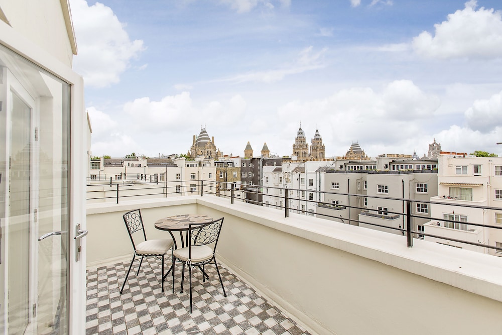 Ático panorámico, 4 habitaciones del hotel 130 Queen's Gate Apartments. Foto 21