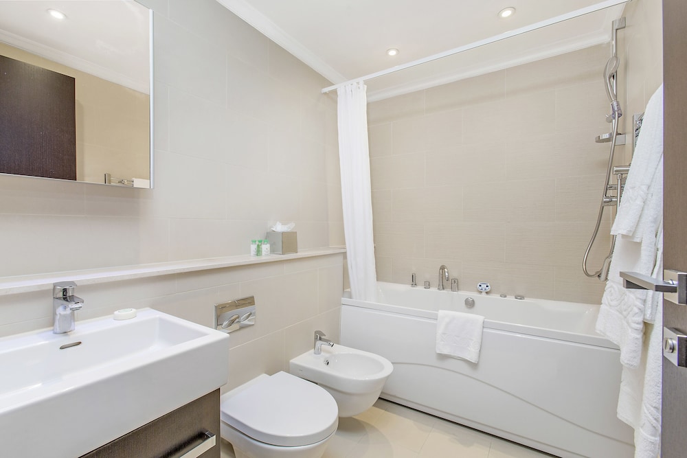 Ático panorámico, 4 habitaciones del hotel 130 Queen's Gate Apartments. Foto 24