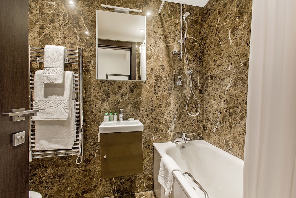 Ático panorámico, 4 habitaciones del hotel 130 Queen's Gate Apartments. Foto 26