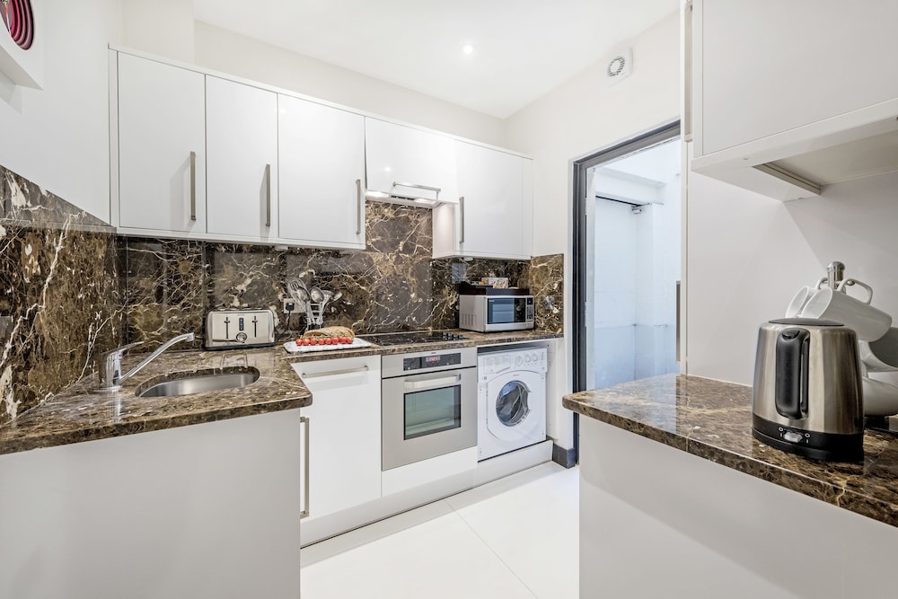 Standard Apartment, 3 Bedrooms (Lower Ground floor) del hotel 130 Queen's Gate Apartments. Foto 5