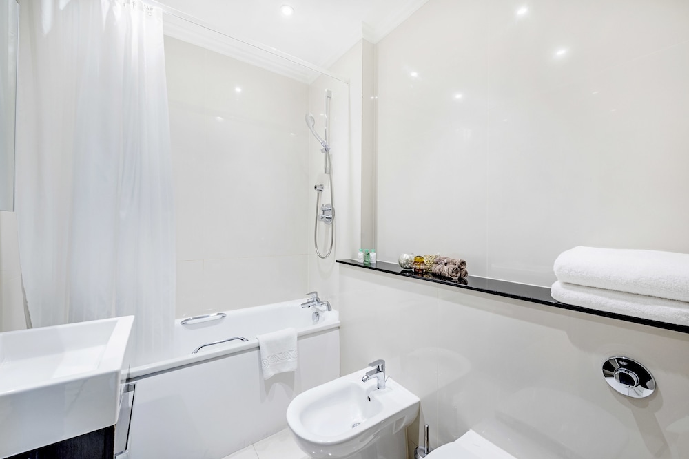 Standard Apartment, 3 Bedrooms (Lower Ground floor) del hotel 130 Queen's Gate Apartments. Foto 8