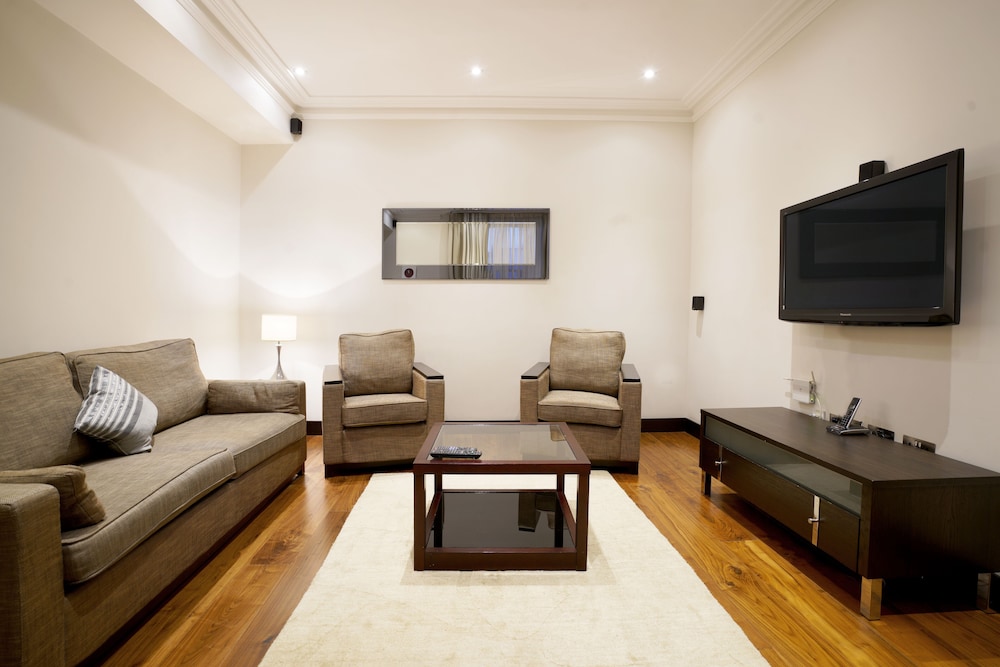 One Bedroom Deluxe with Balcony del hotel 130 Queen's Gate Apartments. Foto 10