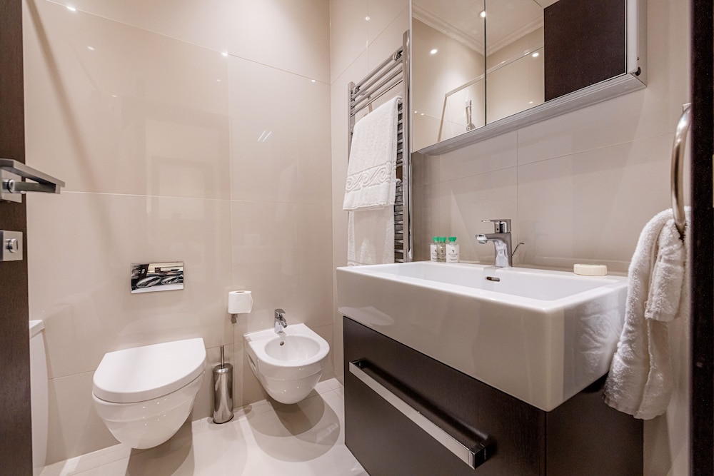 One Bedroom Deluxe with Balcony del hotel 130 Queen's Gate Apartments. Foto 22