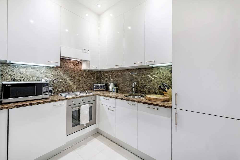 Executive One Bedroom Apartment with Balcony del hotel 130 Queen's Gate Apartments. Foto 5