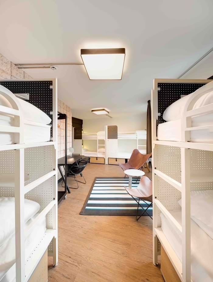 Cama en habitación compartida mixta de 8 camas del hotel Generator Paris