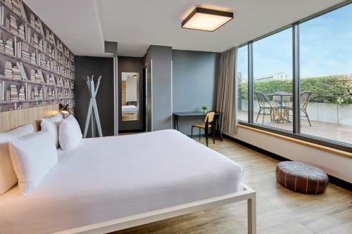 Estudio Deluxe con terraza - Cama extragrande del hotel Generator Paris