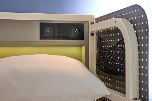 Habitación Privada de 4 camas del hotel Generator Paris. Foto 6
