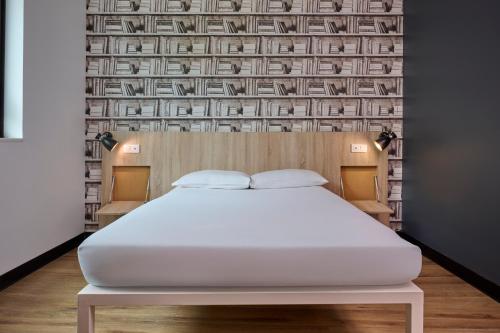 Habitación Deluxe - 1 cama grande del hotel Generator Paris. Foto 3