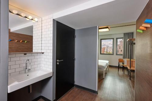 Habitación Doble Deluxe - 2 camas del hotel Generator Paris. Foto 4