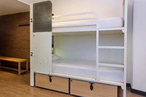 Cama en habitación compartida mixta de 6 camas del hotel Generator Paris