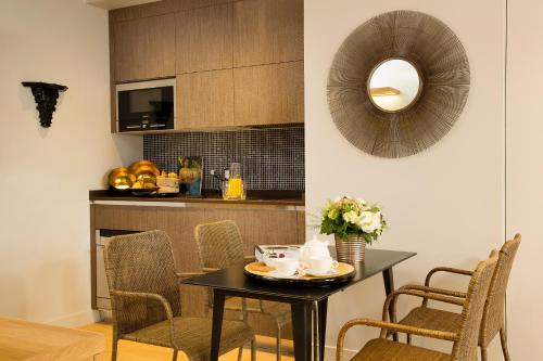 Suite Royal de 1 dormitorio con cocina y vistas panorámicas - Apartamento 50 m² del hotel Goralska Résidences Paris Bastille. Foto 5