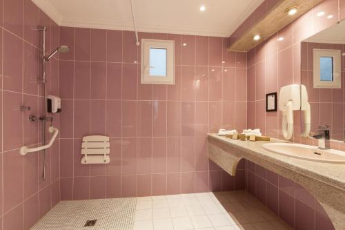 Habitación Triple del hotel Grand Amelot. Foto 16