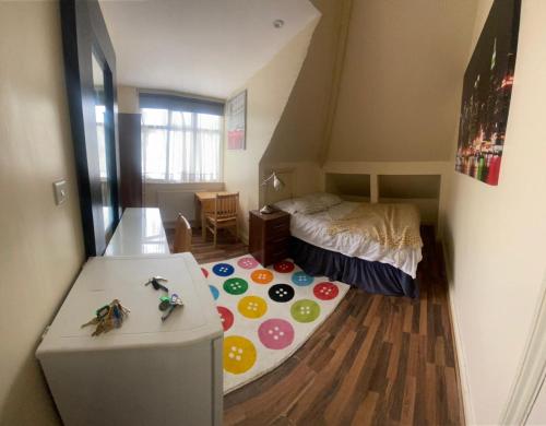 Habitación doble Económica 1 Cama doble del hotel Mapesbury Hostel London. Foto 1