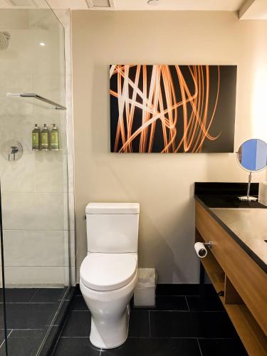 Suite Executive con cama grande del hotel Executive Hotel Le Soleil New York. Foto 6